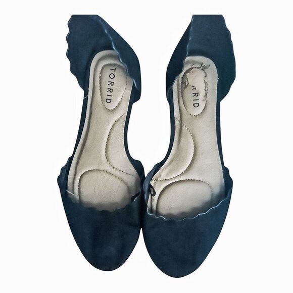 Torrid Black Pointed Toe Flats Size 10 - Picture 1 of 5